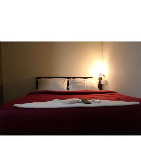 Hotel Saffron Inn Мумбаи Экстерьер фото