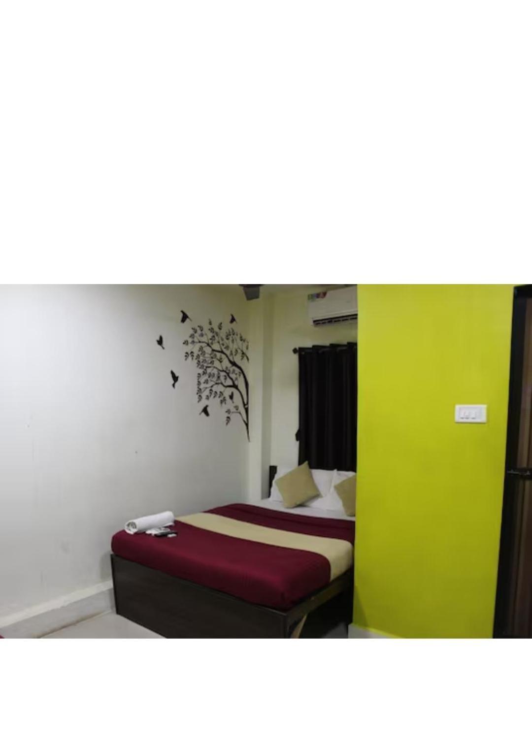Hotel Saffron Inn Мумбаи Экстерьер фото